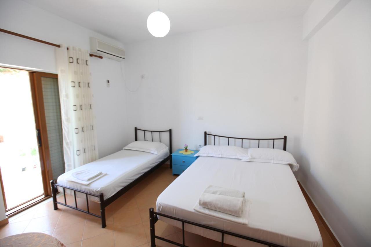 Hotel Lagjini Lukovë エクステリア 写真