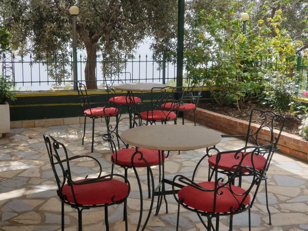 Hotel Lagjini Lukovë エクステリア 写真