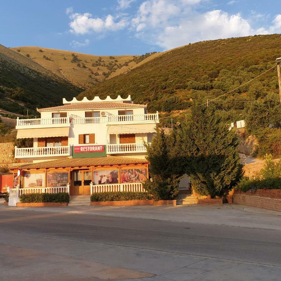 Hotel Lagjini Lukovë エクステリア 写真